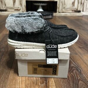 NWT Women’s Hey Dude Britt Black size 11